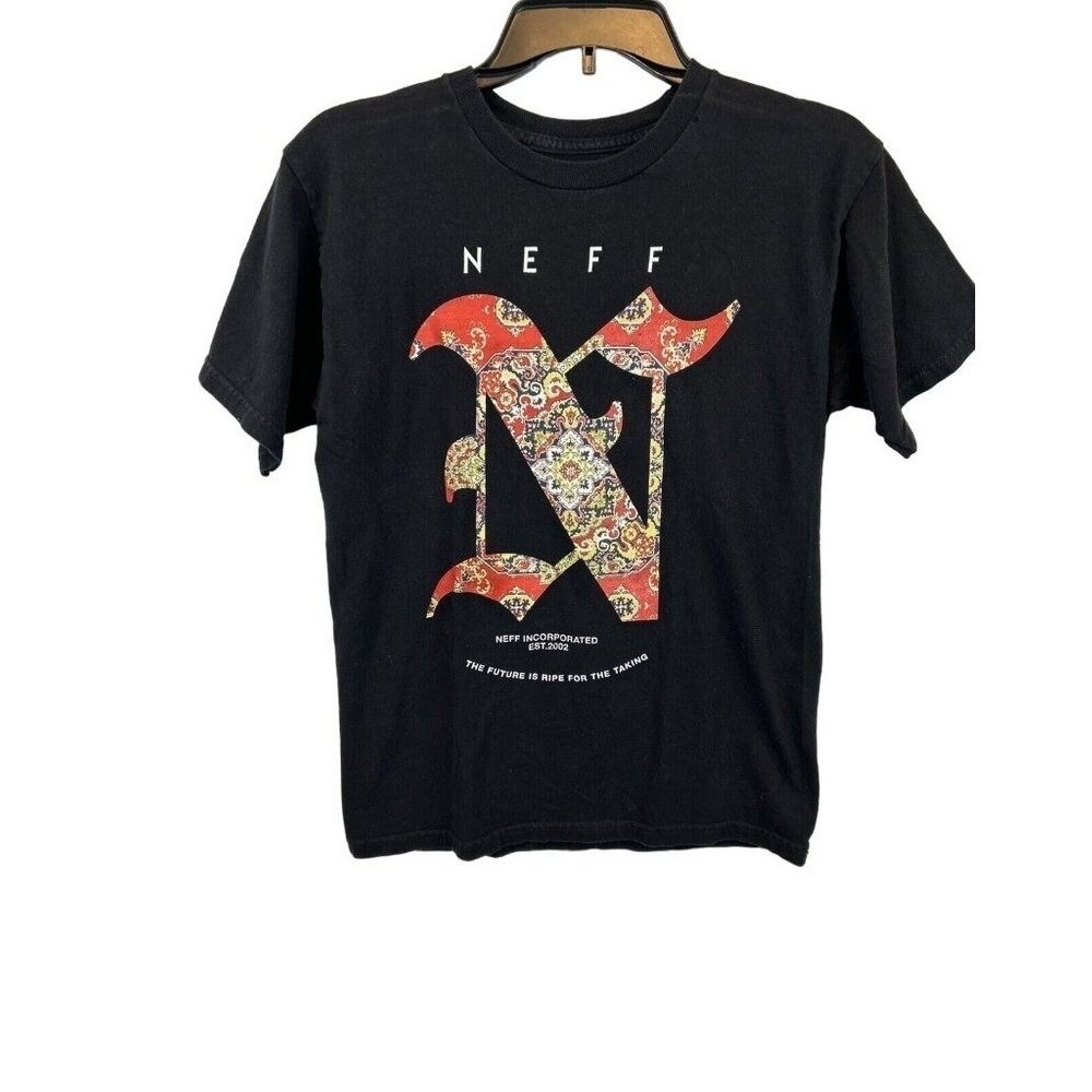 Neff‎ Mens Small Black Graphic T-Shirt Old English N Paisley Tapestry Streetwear